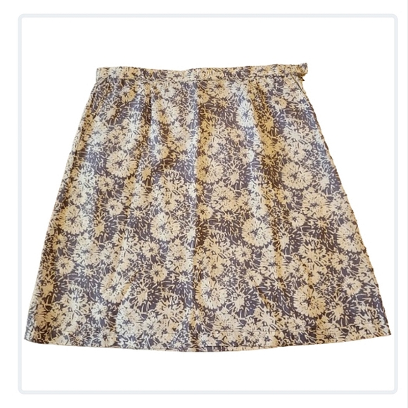 L.L. Bean Dresses & Skirts - L.L Bean womans classic fit A-line linen & cotton blend floral  skirt size large